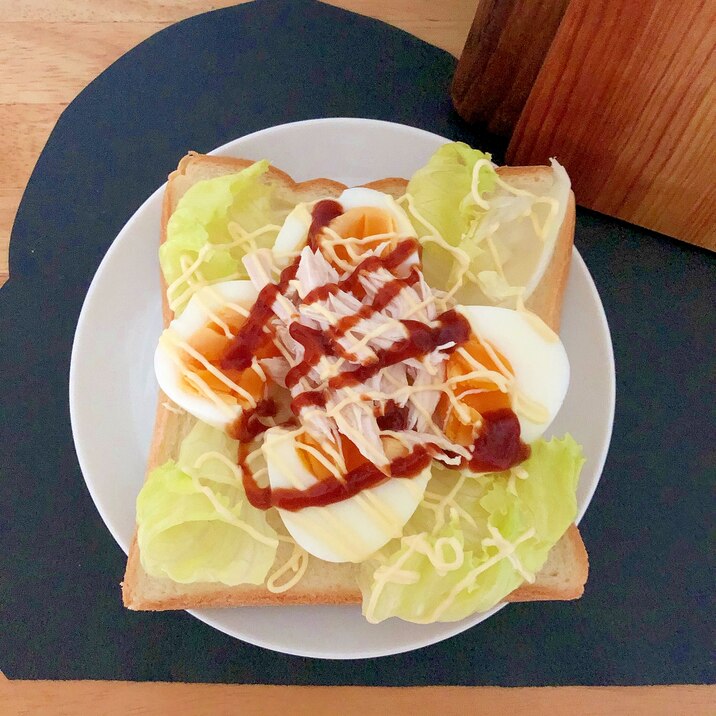 ボイルチキンとエッグのオープンサンド